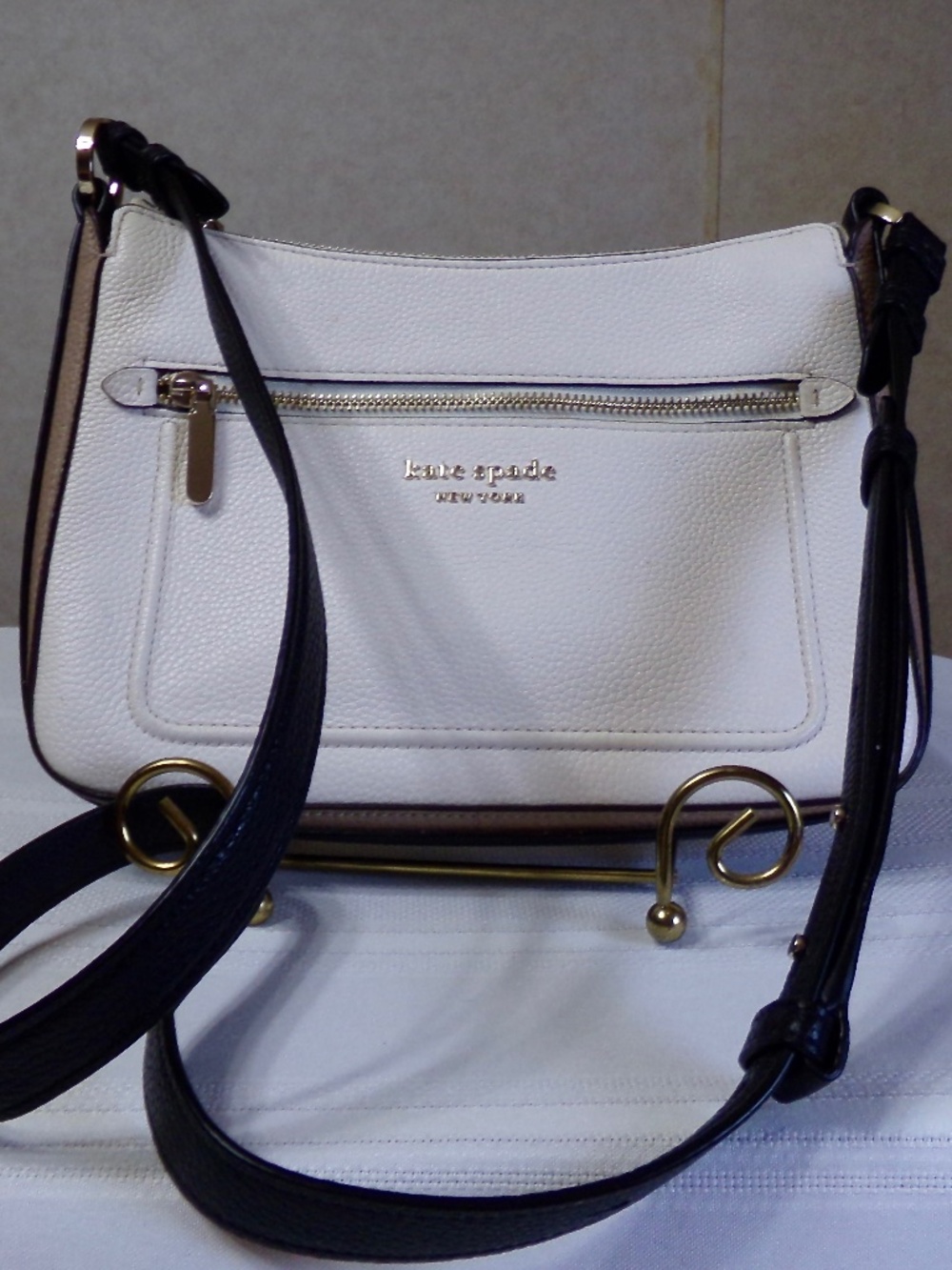 Kate Spade New York Cameron Crossbody/Shoulder Satchel Bag,Black,White,Tan Zip